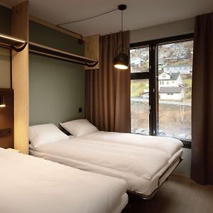 Habitación Estándar con 2 Camas Individuales